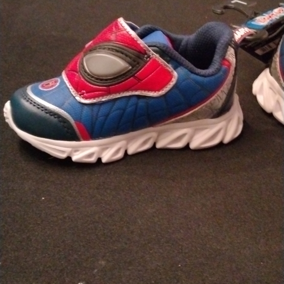 Spiderman Light Up Tennis Shoes - Picture 2 of 8